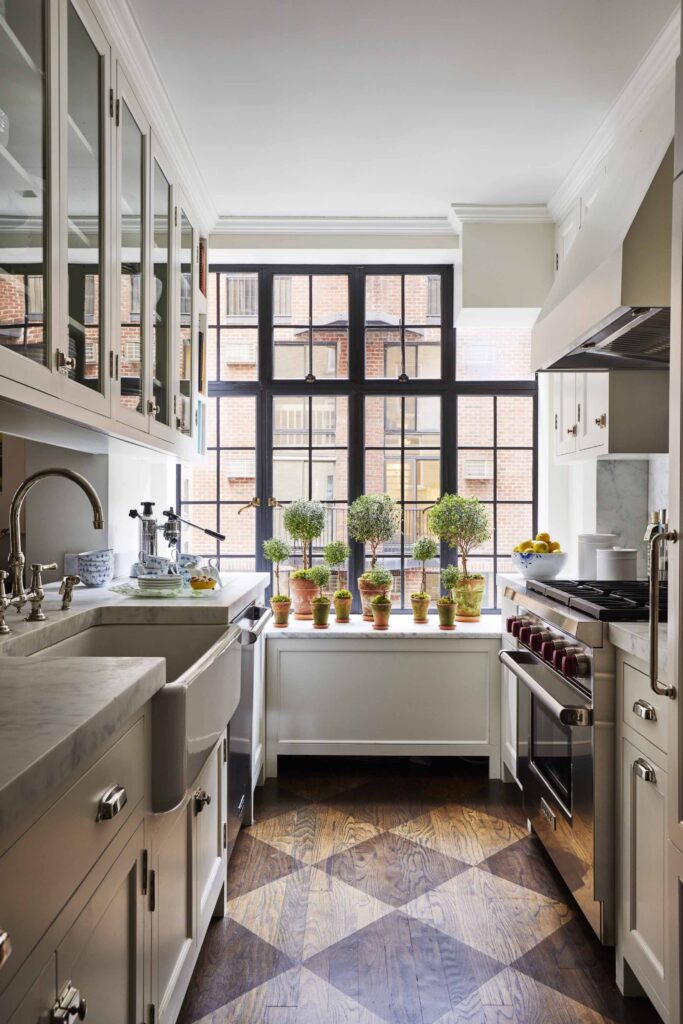 Maximizing Magic: Tiny Kitchens Packed With Beauty