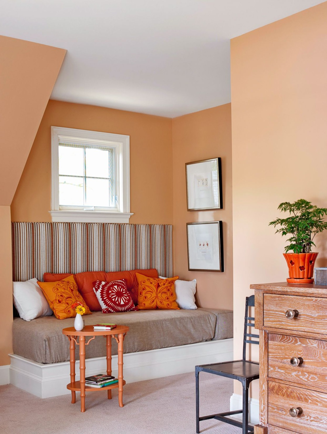 Bright, Bold Colors That Go with Orange Bright, Bold Colors That Go with Orange