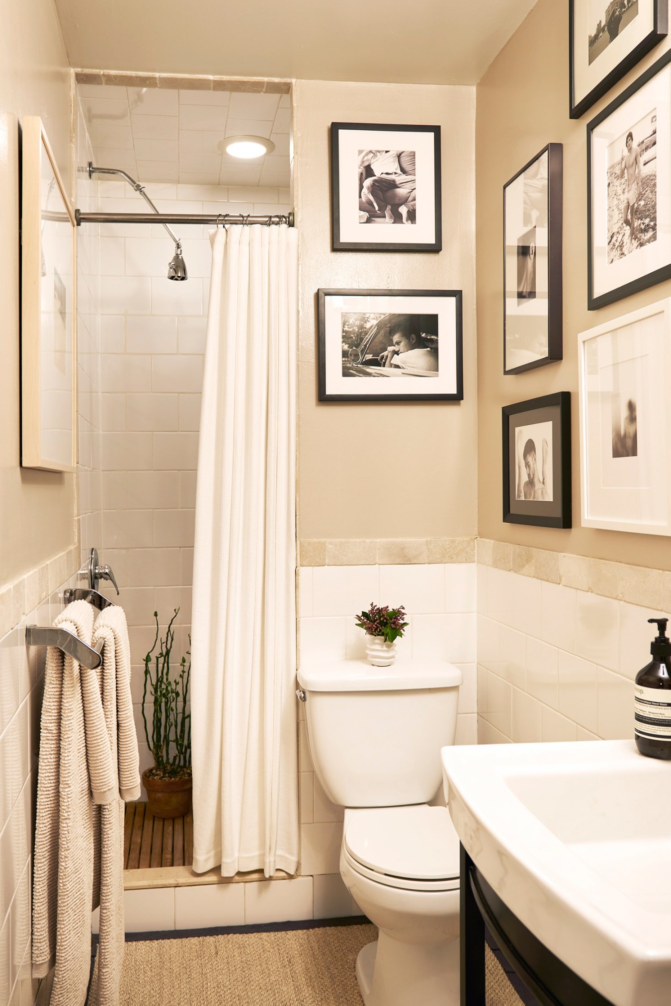 Small Bathroom Ideas to Make Your Bathroom Feel Bigger Small Bathroom Ideas to Make Your Bathroom Feel Bigger