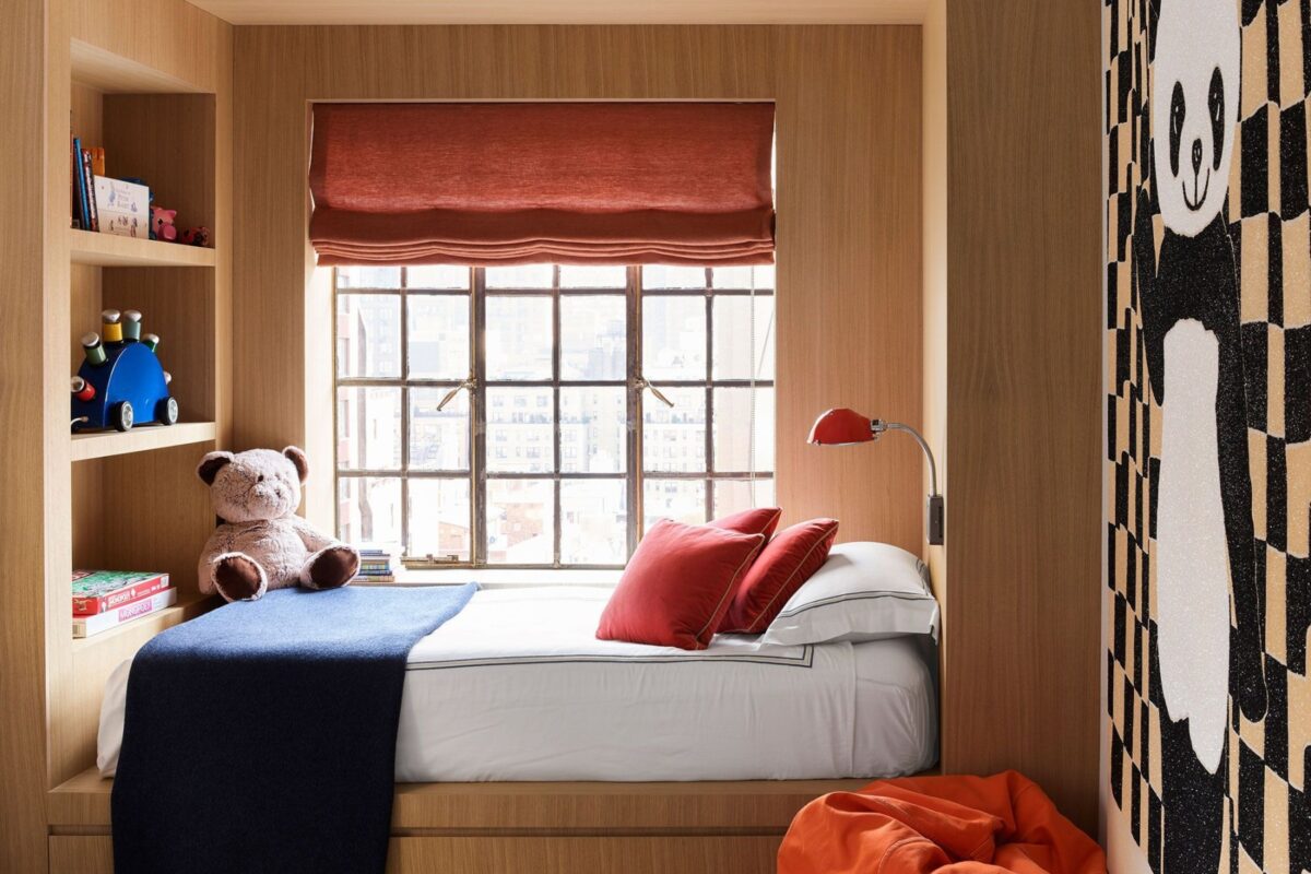 From Cozy To Spacious: How To Decorate A Small Size Bedroom