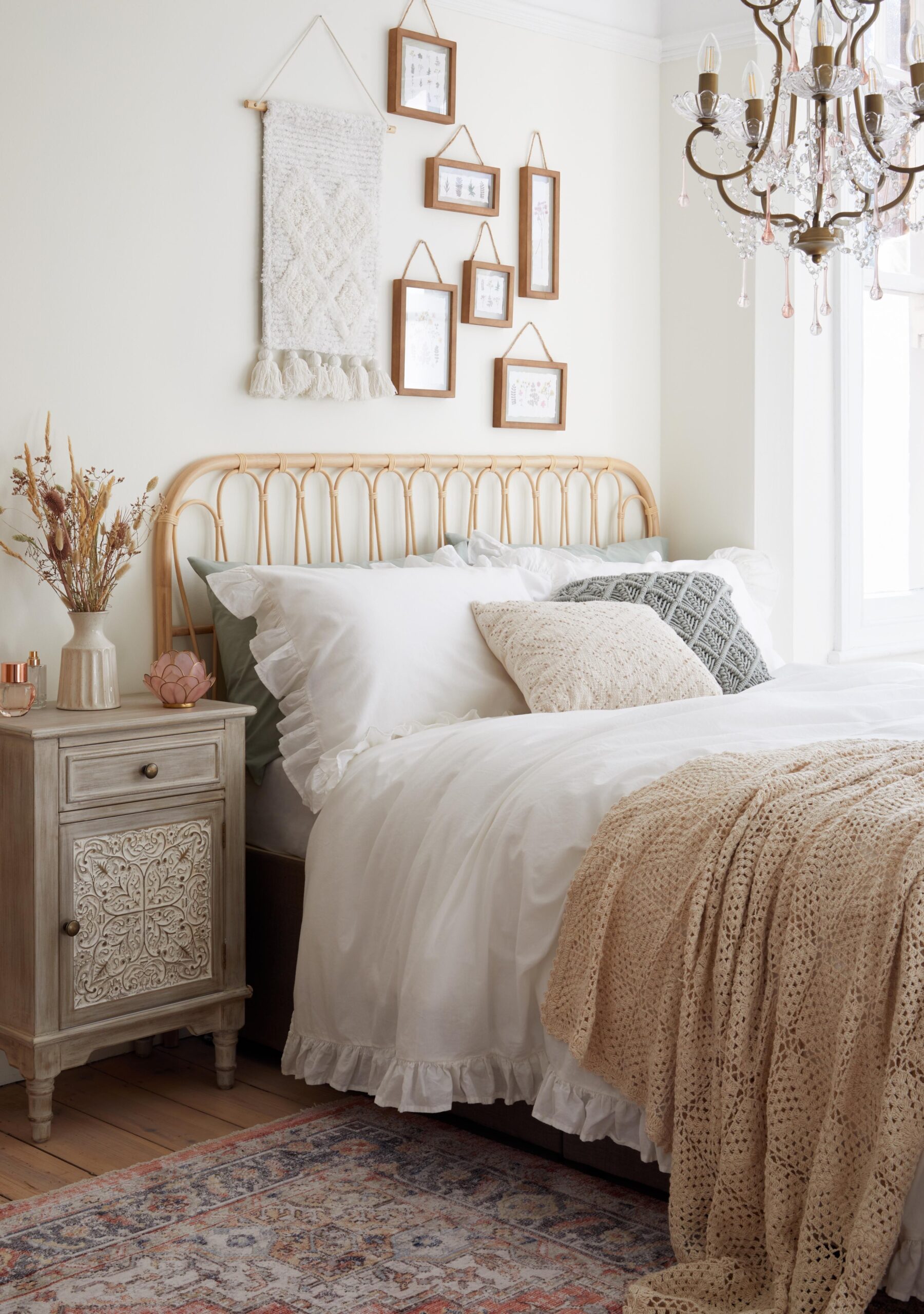 Small Bedroom Decorating Ideas To Fall In Love With Small Bedroom Decorating Ideas To Fall In Love With