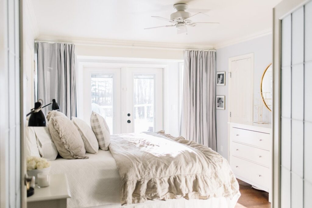 Cozy Oasis: Making The Most Of Your Mini Master Bedroom
