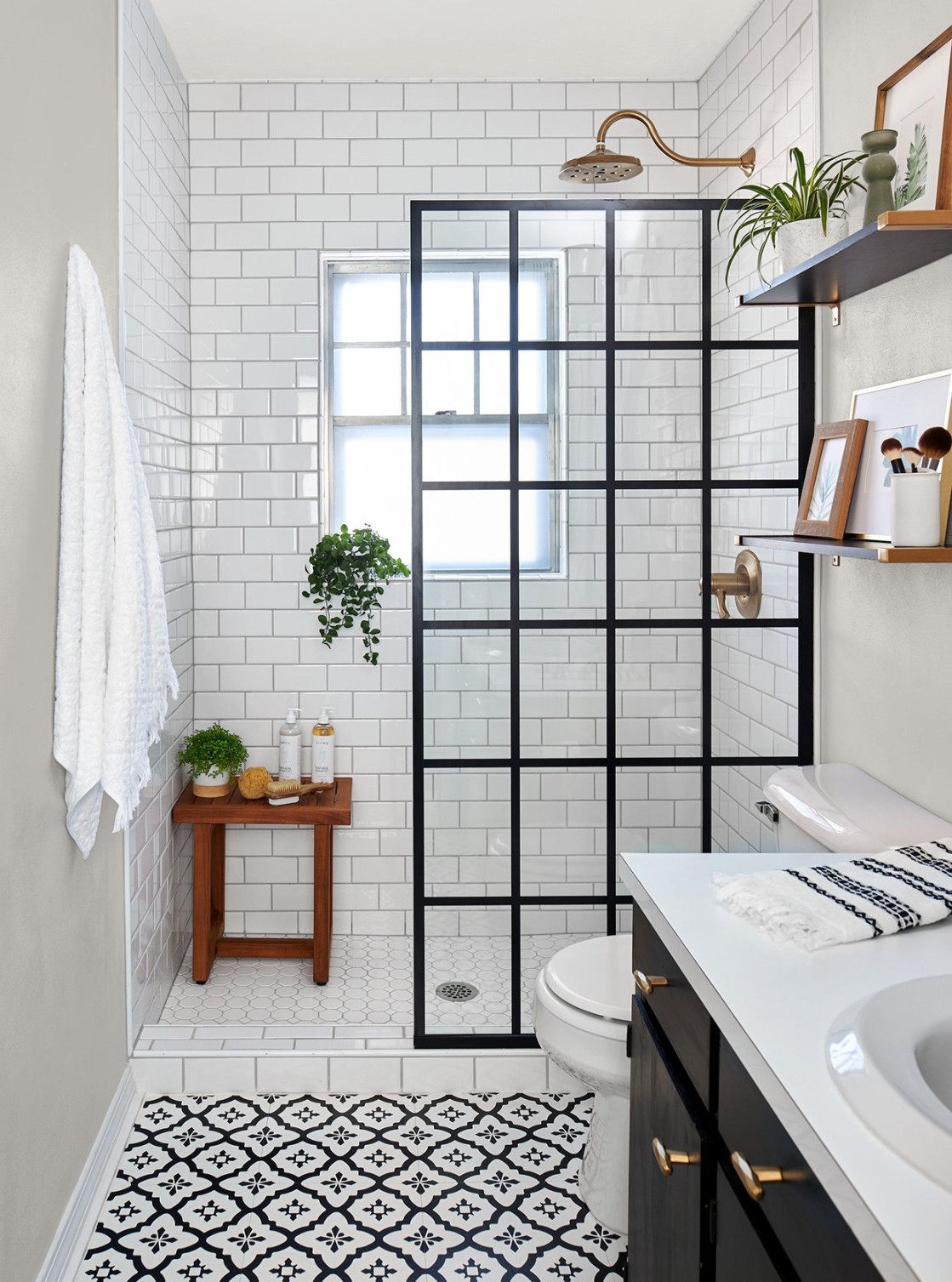 Stunning Walk-In Shower Ideas for Small Bathrooms Stunning Walk-In Shower Ideas for Small Bathrooms