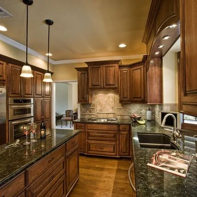 Traditional Medium Oak Cabinets Kitchen Design Ideas