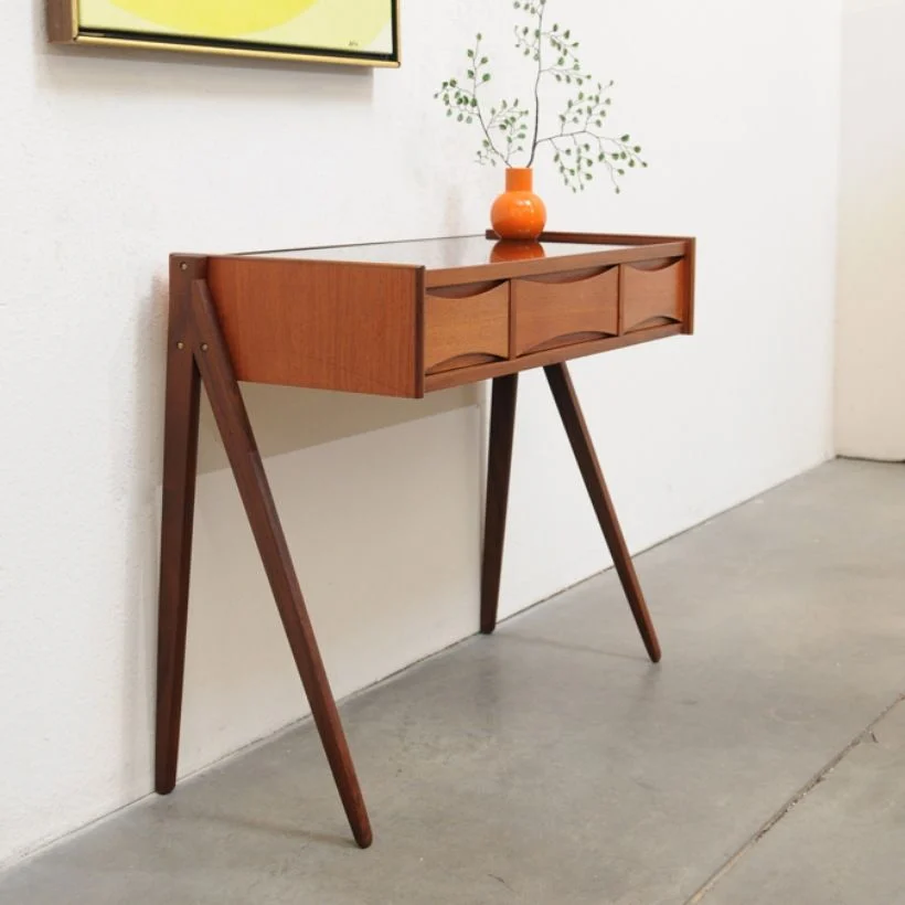 Mid Century Modern Entrance Table - MiaPinschof