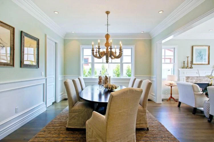 Styling Your Dining Room Around the Chair Rail