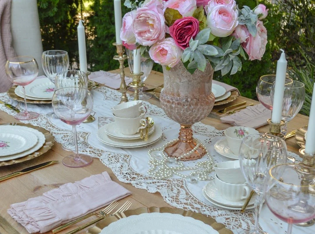 Vintage Table Decor: Creating a Unique and Memorable Dining Experience