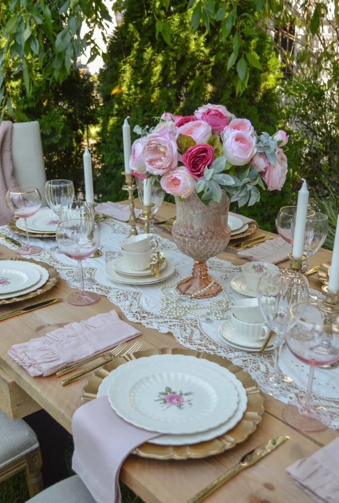 Vintage Table Decor: Creating a Unique and Memorable Dining Experience